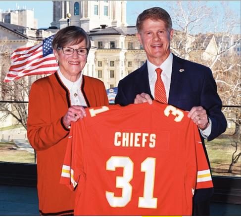 Gov. Kelly and KC Chiefs agree on domed stadium